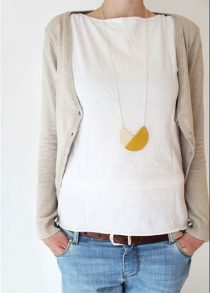Another great webshop I have to share with you! By snug. you will find amazing products, like this geometric necklace.