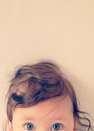 A while ago I discovered SuzieP on Instagram. I love her style and originality. I send her an email asking her if she could post some pictures that tell a bit more about her life. So here is a little viewing pleasure!